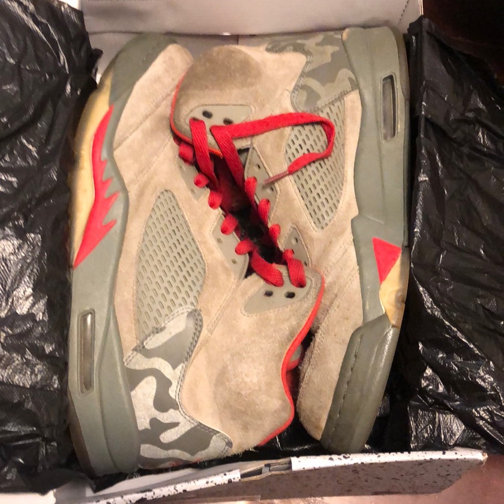 Air Jordans Us men’s size 13. Well worn.